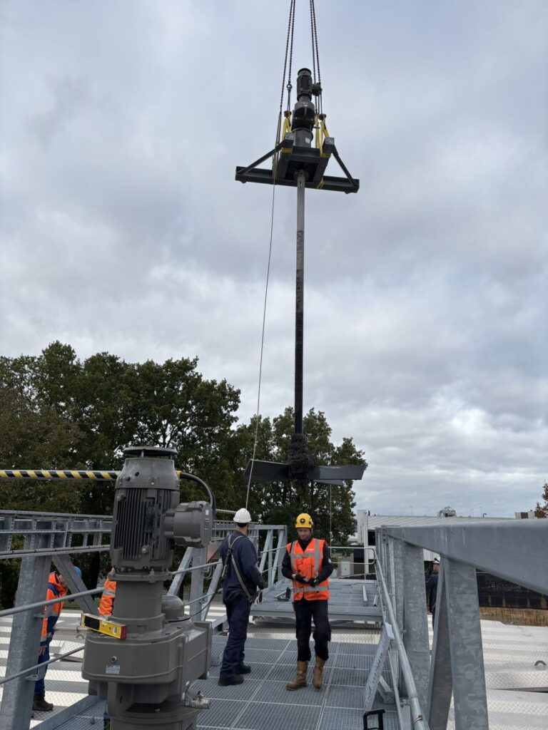 The Jongia agitator rises above the bridge, with the drive of the second agitator in the foreground.